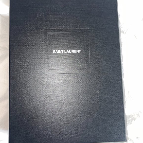 ENVELOPE CHAIN WALLET IN MIX MATELASSÉ GRAIN DE POUDRE EMBOSSED LEATHER - Picture 10 of 12